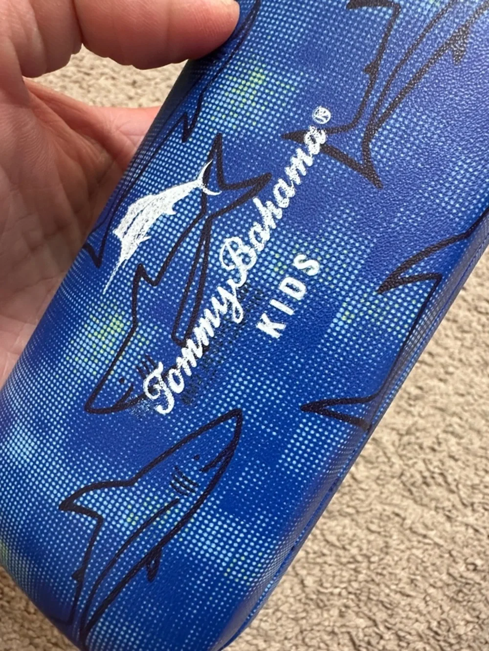 TOMMY BAHAMA KIDS SUNGLASSES 🕶️ IN A CASE
